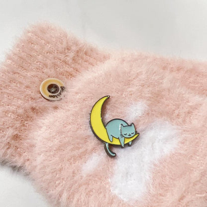 Sleepy Cat on Moon Enamel Pin – Cute Gift for Cat Lovers