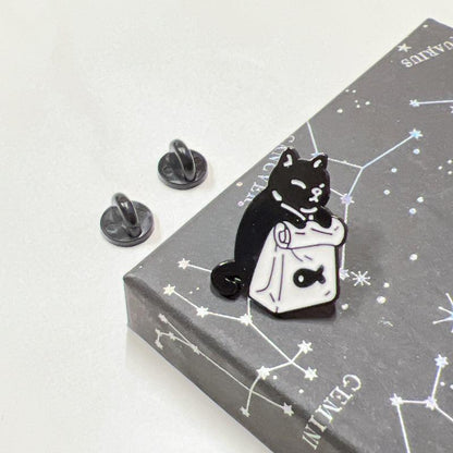 Mini Black Cat Enamel Pin – Durable, Giftable Fashion Accessory